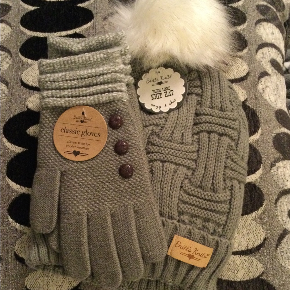 🧤🔥🤩 Classic Britt Knit Beanie Hat and Gloves 🔥🧤🥰🤩